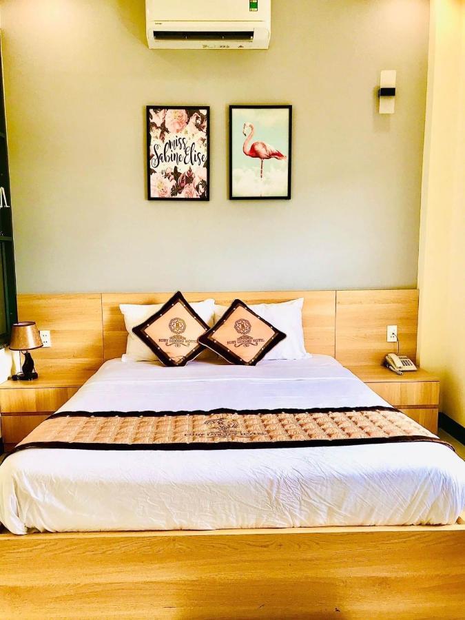 Ruby Luxury Hotel Куинён Экстерьер фото